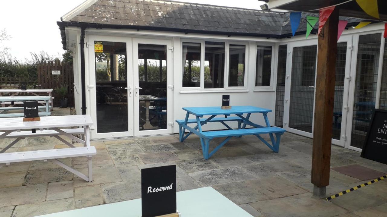 The King & Queen Longcot Exterior photo